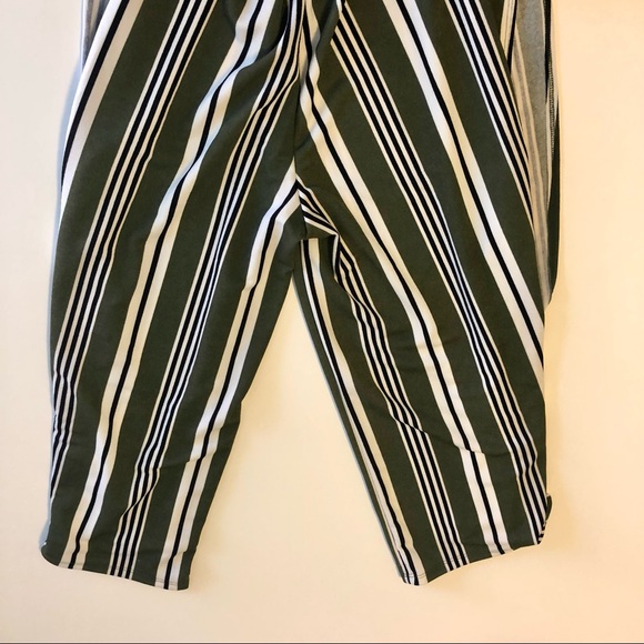 Striped Jumper- M - Picture 3 of 4